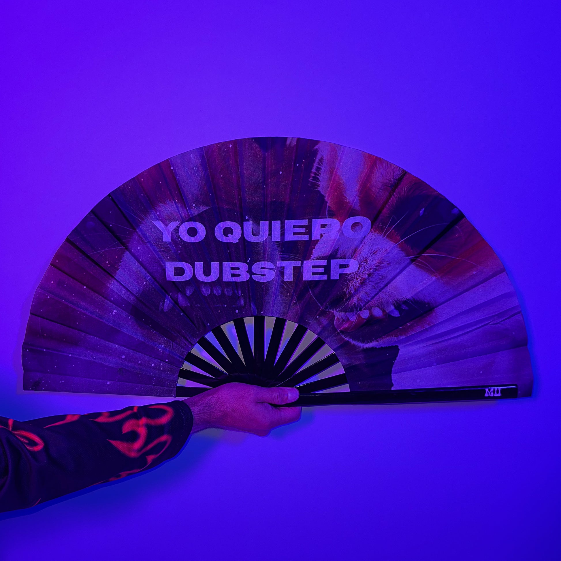 Yo Quiero Dubstep Rave Clack Fan studio shot